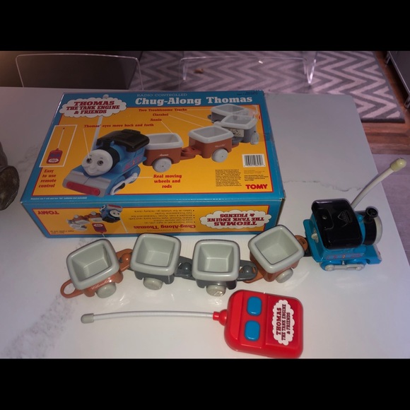 Chug along Thomas the train - radio controlled - Picture 1 of 6